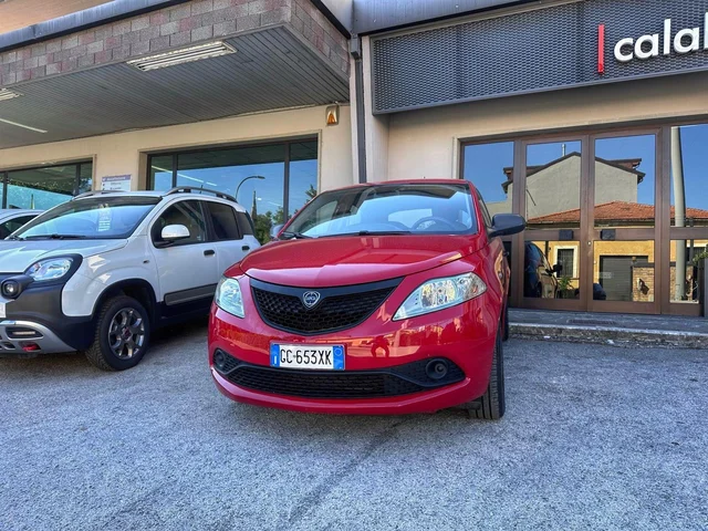 Lancia Ypsilon