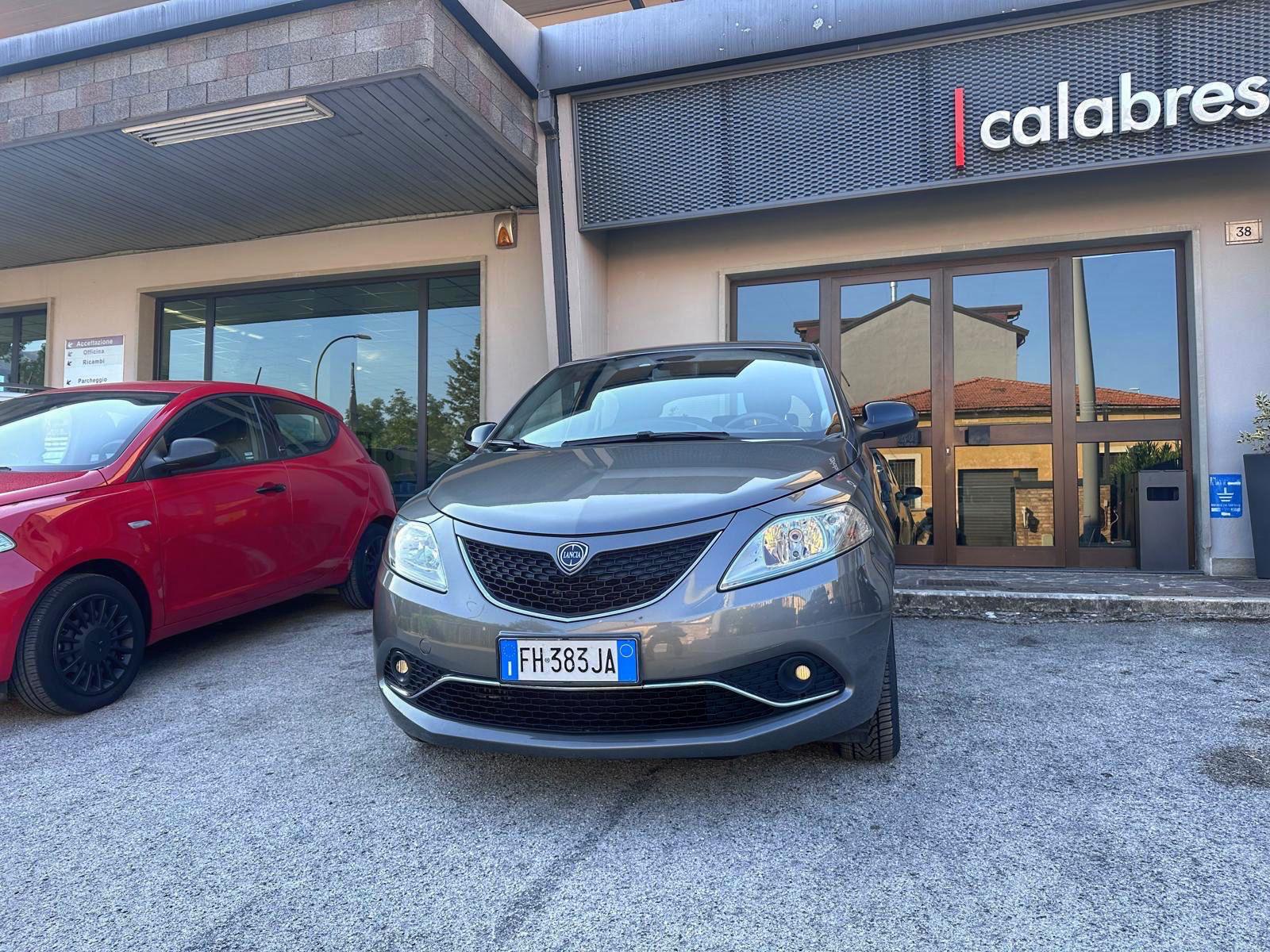 Lancia Ypsilon